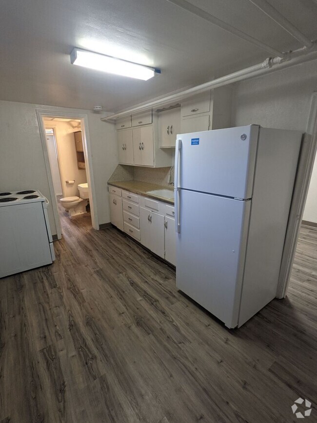 Building Photo - One Bedroom Apartment South of BYU!