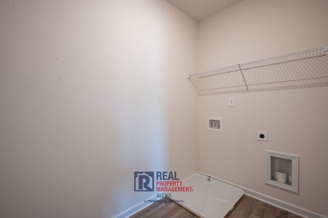 Building Photo - Welcome to Your Dream Home in Adairsville!