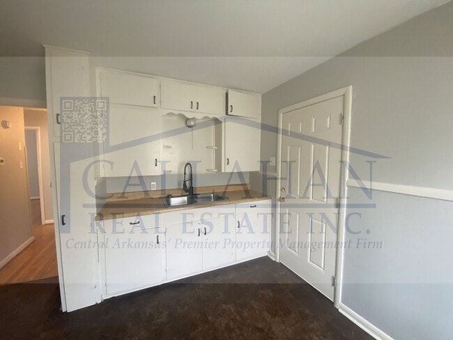 Building Photo - Park Hill 2 Bedroom