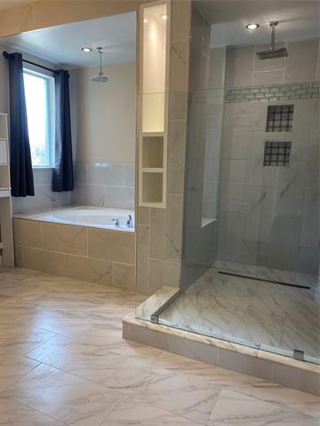 Building Photo - 2920 Pinehurst Ln