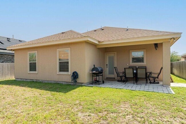 Building Photo - 2912 Fuerte Ave