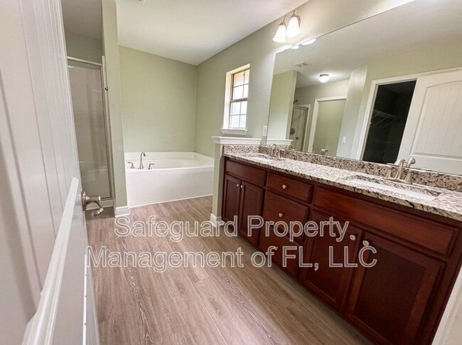 Building Photo - 9615 Laramie Dr