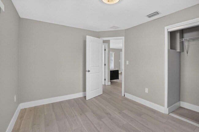 Building Photo - 6281 NW 14th Ct