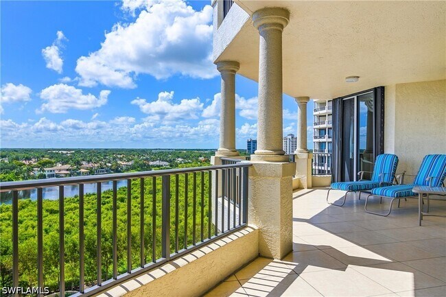 Building Photo - 8787 Bay Colony Dr