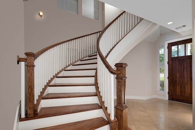 Building Photo - 190 W Breezy Way