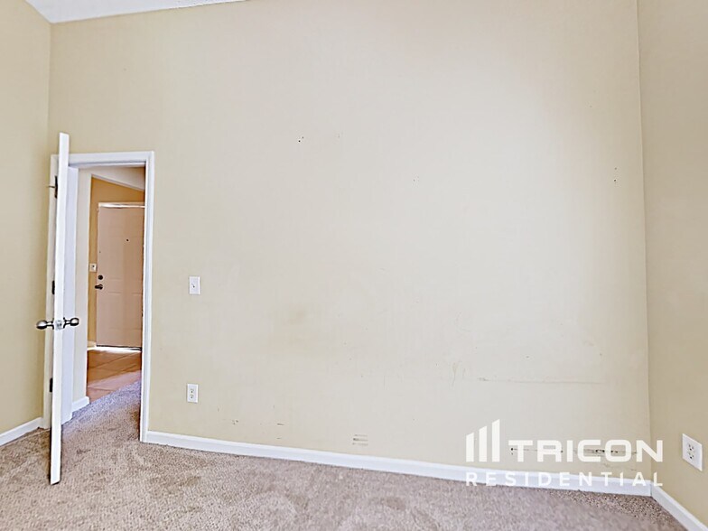 Building Photo - 6868 Merrywood Dr