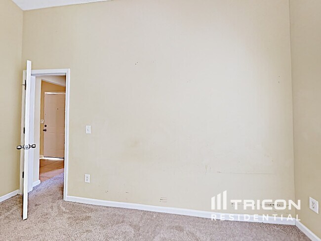 Building Photo - 6868 Merrywood Dr