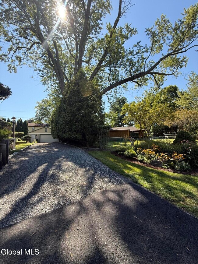 Building Photo - 49 Onderdonk Ave