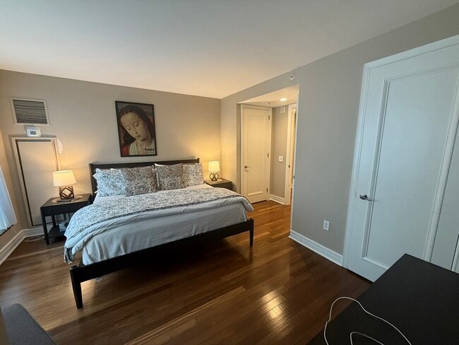 Building Photo - 3 Avery St