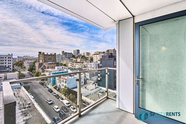 Building Photo - Pacific Heights: 10th Floor Corner Condo w/ Views, W/D in-unit, Parking & Shared Roof Deck @ The ...