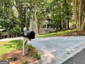 Building Photo - 625 Clear Lake Terrace