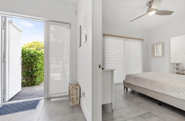 Building Photo - 1367 N Ocean Blvd