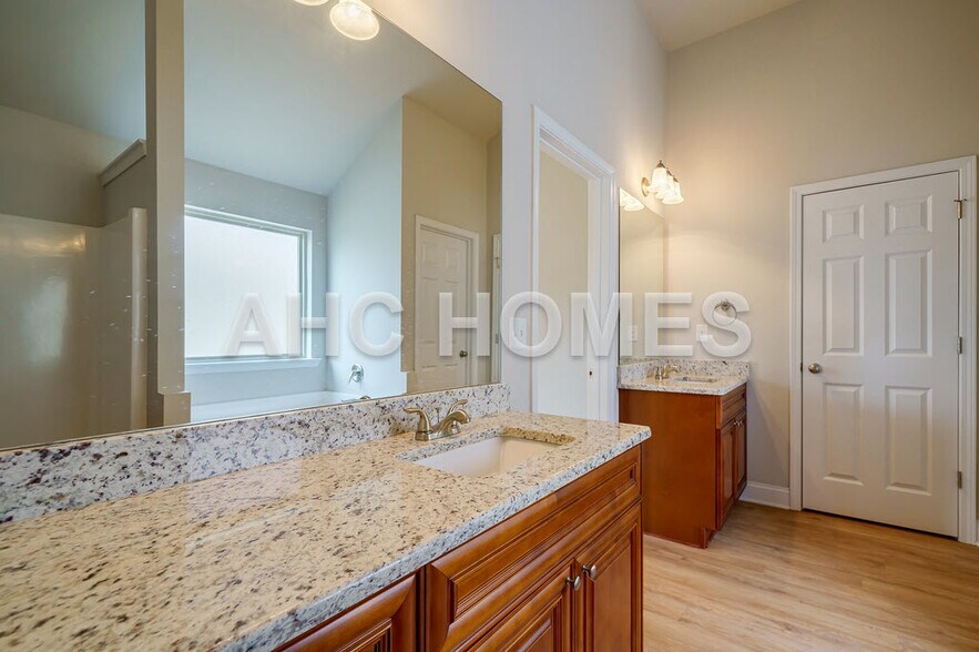 Building Photo - 5244 Halcyon Ct