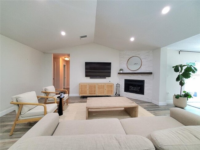 Building Photo - 6522 Hidden Beach Cir