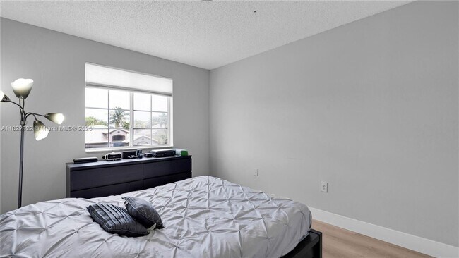 Building Photo - 8356 SW 158th Ave