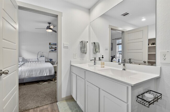 Building Photo - 12812 Tokenhouse Ln