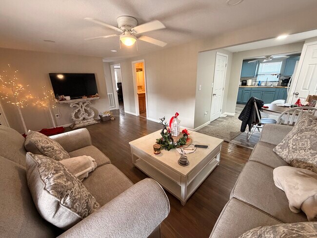 Building Photo - 4917 Andersonville Hwy