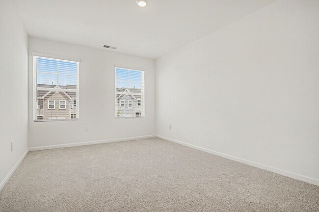 Building Photo - Brand-New Townhome Living in Raleigh!