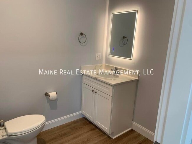 Building Photo - 208 Rocky Rdg Dr