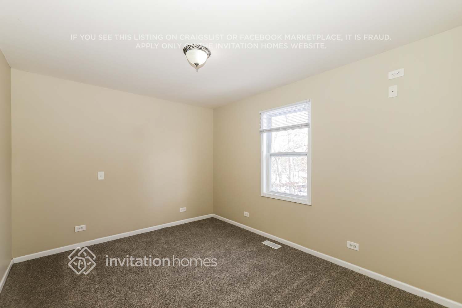 Building Photo - 26805 Circle Dr S