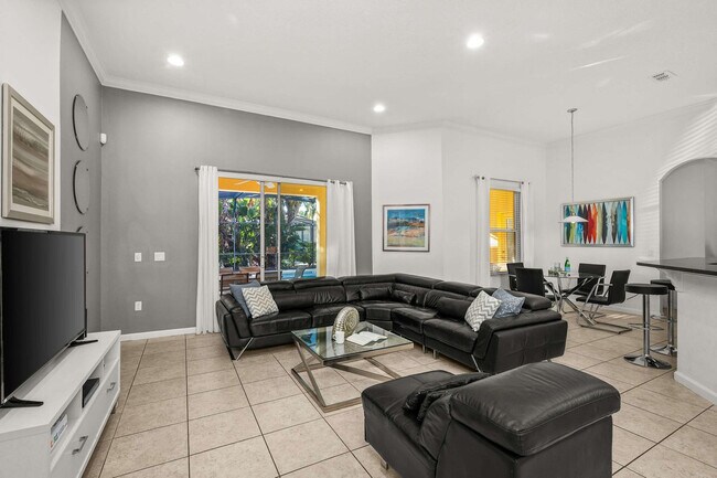 Building Photo - 4140 Oak Tree Dr