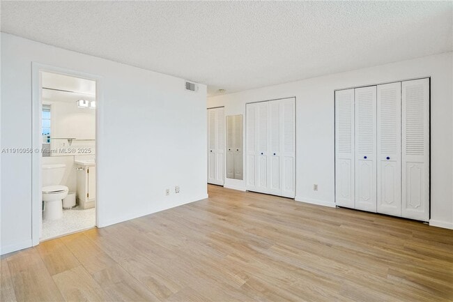 Building Photo - 141 SE 3rd Ave