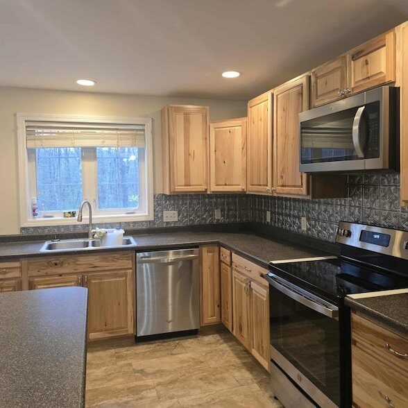 Building Photo - 315 Old Concord Turnpike