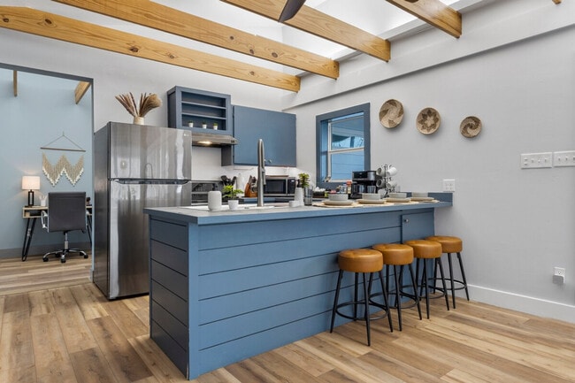 Building Photo - 304 Tide St