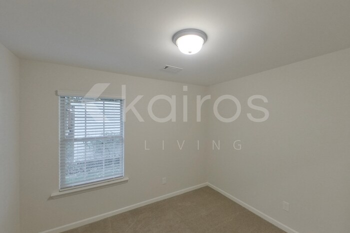 Building Photo - 553 Mt Airy Dr