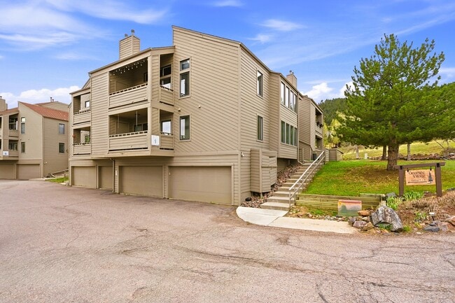 Building Photo - 23712 Pondview Pl