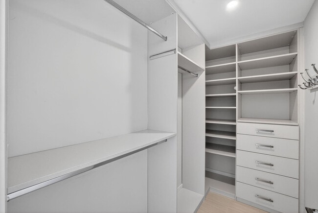 Building Photo - 612 Bayshore Dr