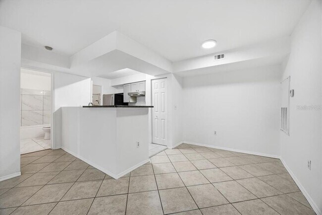 Building Photo - 3032 Parkway Blvd