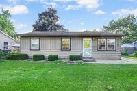 Building Photo - 3 Bedroom 1 Bathroom Apartment for Rent!