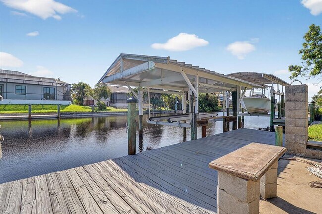 Building Photo - 4210 Palm Dr