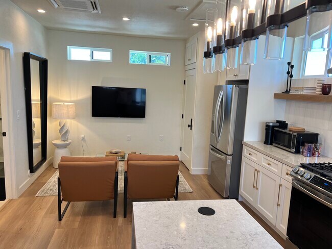 Building Photo - 16098 Calahan St