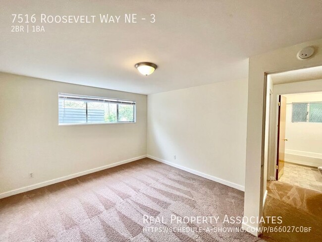 Building Photo - Spacious 2-bed/1-Bath Close to Green Lake!...