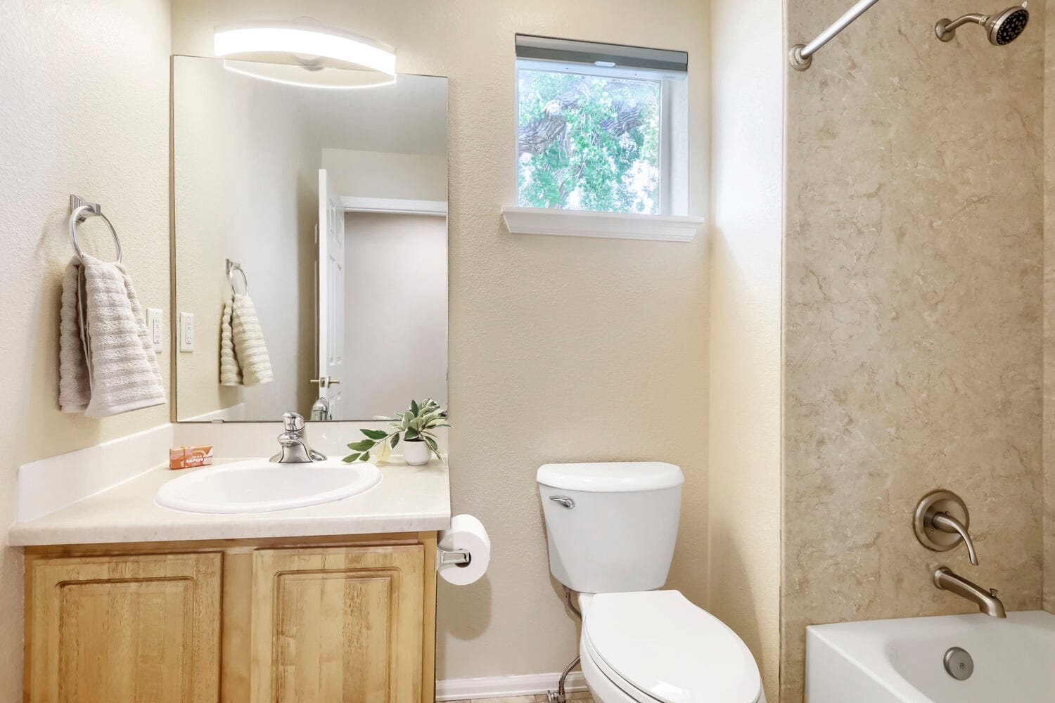 Secondary Bathroom - 2261 Watersong Cir