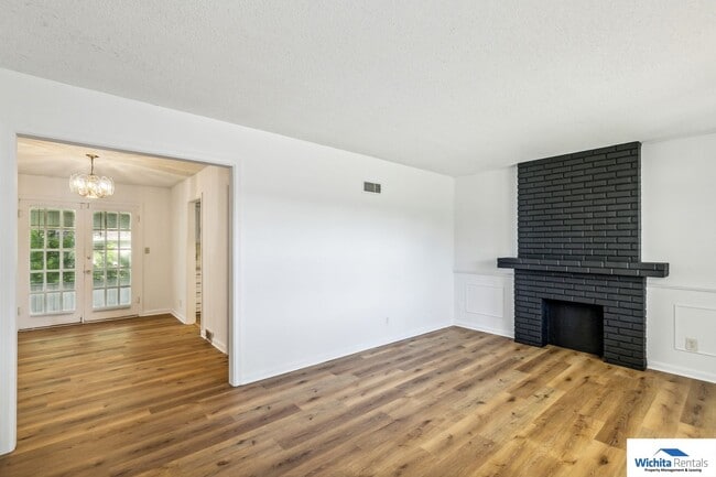 Building Photo - 3 bedroom 1 bath home