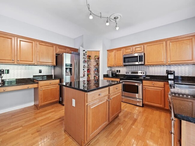 Building Photo - 9738 Northfork Dr