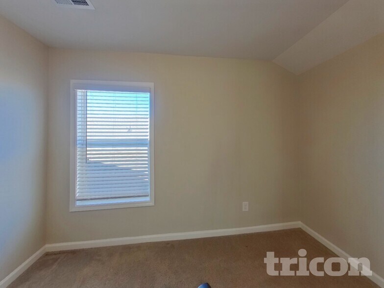 Building Photo - 931 Bryden Ln