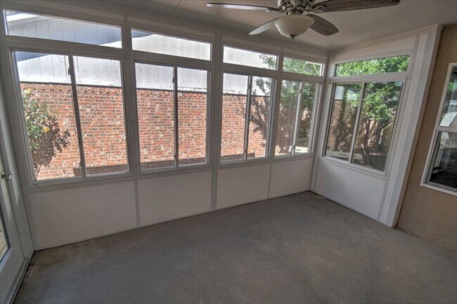 Building Photo - Tanoan Home in NE Albuqeurque