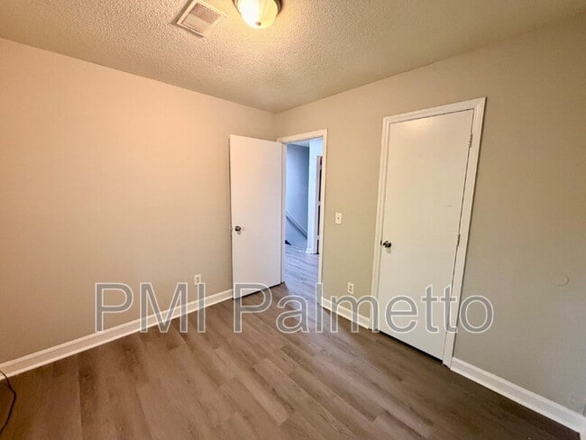 Building Photo - 1919 Tall Pines Cir