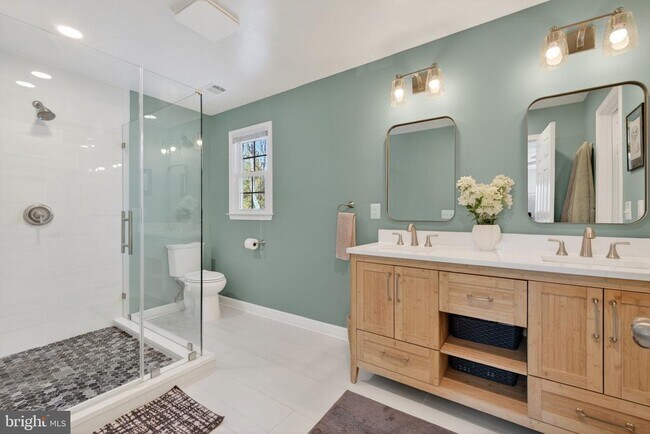 Building Photo - 11922 Holly Spring Dr