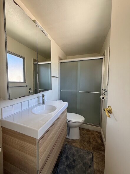 Building Photo - 9158 Rebecca Ave