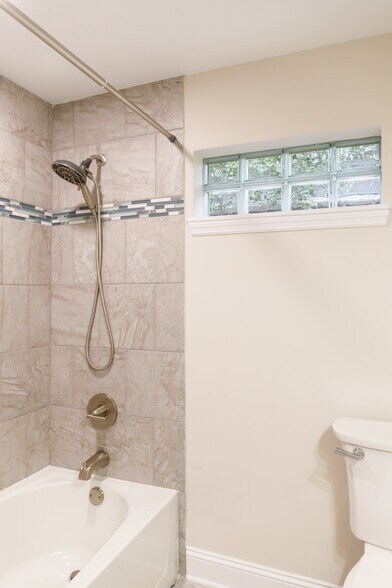 Building Photo - 1916 2nd Dr