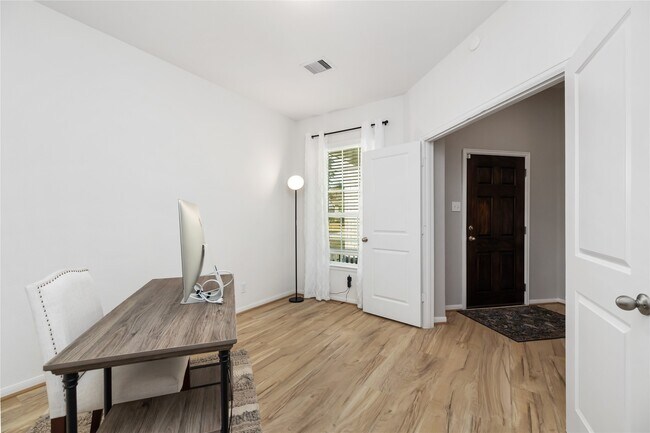 Building Photo - 1259 Tilia Crk Ln