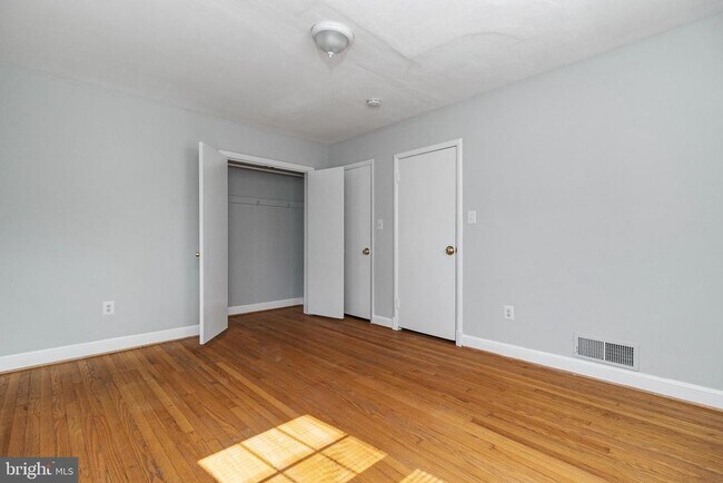 Building Photo - 5601 Dawes Ave