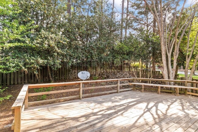 Building Photo - 1619 Budwood Dr