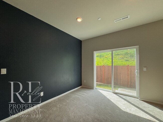Building Photo - Bright 2024-Built Home with Modern Finishes & Fully Fenced Yard