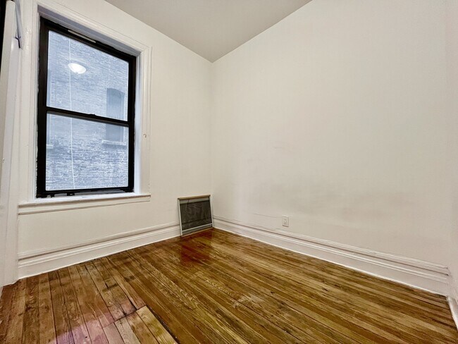 Floorplan - 182 Claremont Avenue